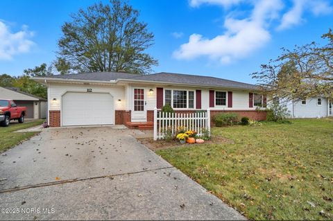 Photo of 112 Tyler Drive, Walbridge, OH 43465 (MLS # 10000217)