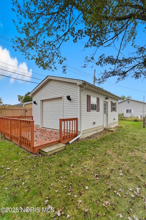 Tiny photo for 112 Tyler Drive, Walbridge, OH 43465 (MLS # 10000217)