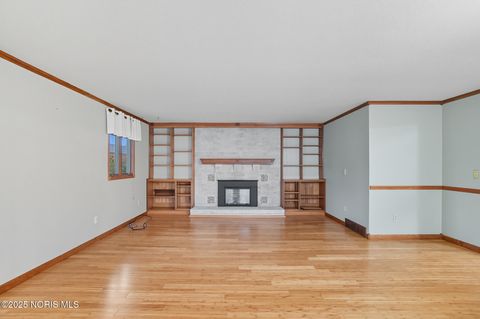 Tiny photo for 112 Tyler Drive, Walbridge, OH 43465 (MLS # 10000217)