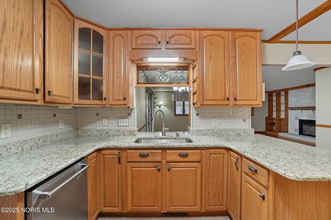 Tiny photo for 112 Tyler Drive, Walbridge, OH 43465 (MLS # 10000217)