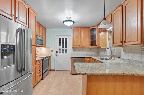 Tiny photo for 112 Tyler Drive, Walbridge, OH 43465 (MLS # 10000217)