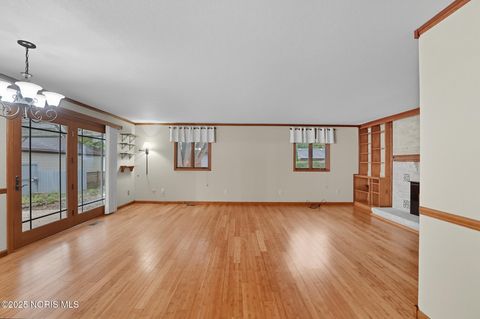 Tiny photo for 112 Tyler Drive, Walbridge, OH 43465 (MLS # 10000217)