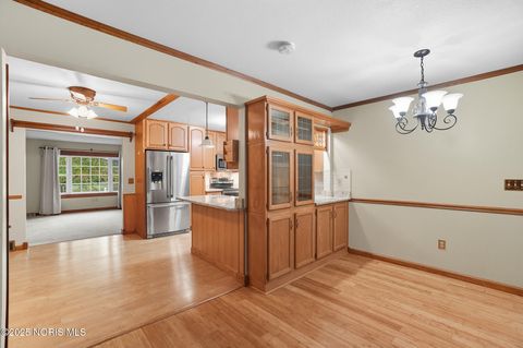 Tiny photo for 112 Tyler Drive, Walbridge, OH 43465 (MLS # 10000217)