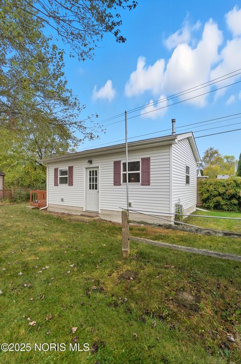 Tiny photo for 112 Tyler Drive, Walbridge, OH 43465 (MLS # 10000217)