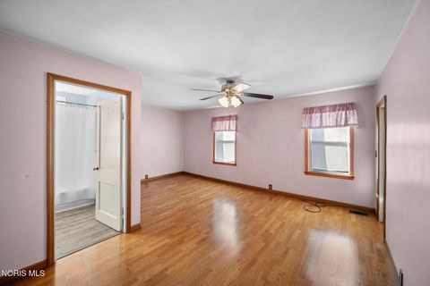 Tiny photo for 1703 Nevada Street, Toledo, OH 43605 (MLS # 10004668)