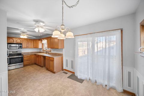 Tiny photo for 1703 Nevada Street, Toledo, OH 43605 (MLS # 10004668)