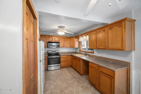 Tiny photo for 1703 Nevada Street, Toledo, OH 43605 (MLS # 10004668)