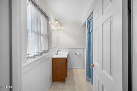 Tiny photo for 1703 Nevada Street, Toledo, OH 43605 (MLS # 10004668)