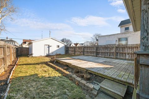 Tiny photo for 1703 Nevada Street, Toledo, OH 43605 (MLS # 10004668)