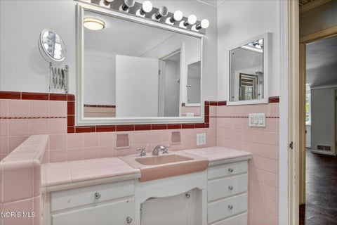 Tiny photo for 3700 W Bancroft Street, Ottawa Hills, OH 43606 (MLS # 10012426)