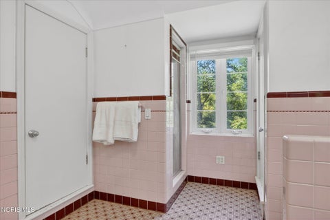 Tiny photo for 3700 W Bancroft Street, Ottawa Hills, OH 43606 (MLS # 10012426)