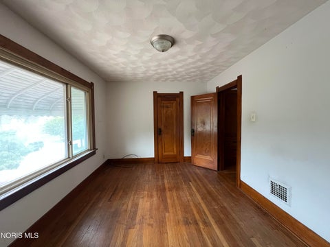 Tiny photo for 547 E Streicher Street, Toledo, OH 43608 (MLS # 10012926)