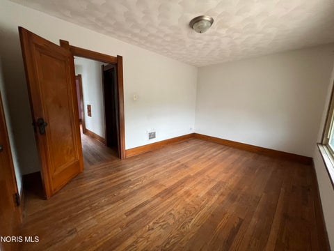 Tiny photo for 547 E Streicher Street, Toledo, OH 43608 (MLS # 10012926)