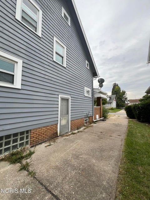 Tiny photo for 547 E Streicher Street, Toledo, OH 43608 (MLS # 10012926)
