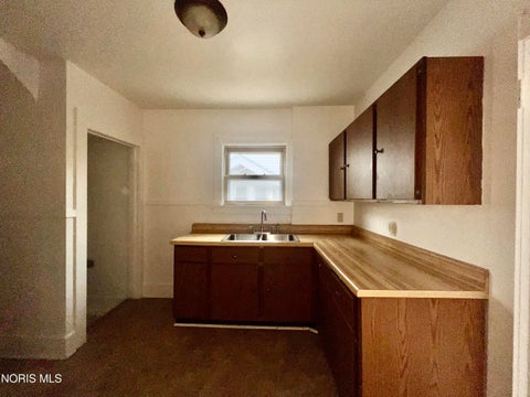Tiny photo for 547 E Streicher Street, Toledo, OH 43608 (MLS # 10012926)