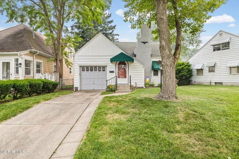 Photo of 1430 Schuyler Road, Toledo, OH 43612 (MLS # 10010648)