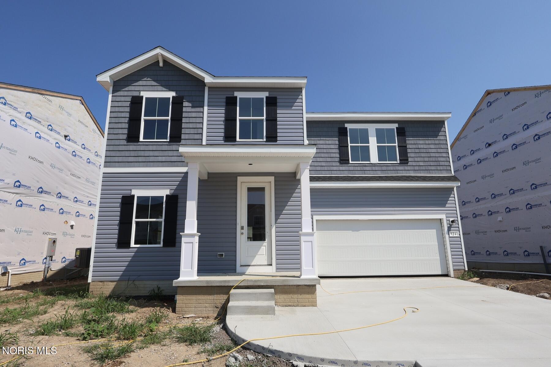 924 Creekside Lane