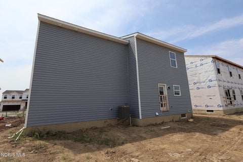 Tiny photo for 924 Creekside Lane, Bowling Green, OH 43402 (MLS # 10012452)