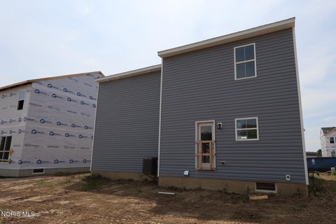 Tiny photo for 924 Creekside Lane, Bowling Green, OH 43402 (MLS # 10012452)