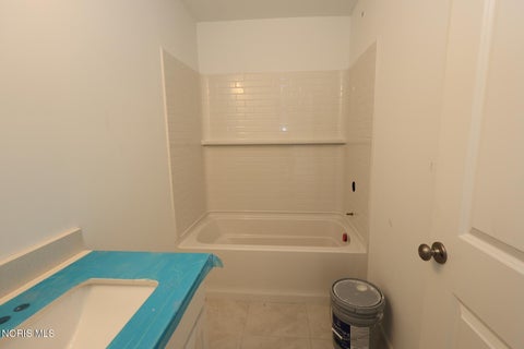 Tiny photo for 924 Creekside Lane, Bowling Green, OH 43402 (MLS # 10012452)