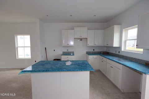 Tiny photo for 924 Creekside Lane, Bowling Green, OH 43402 (MLS # 10012452)