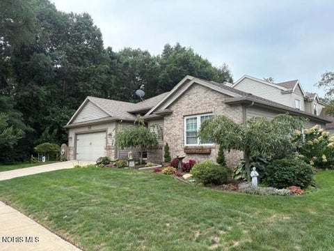 Tiny photo for 2103 Woodmere Court, Toledo, OH 43615 (MLS # 10013514)