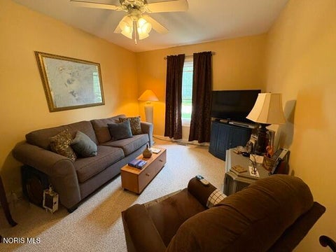 Tiny photo for 2103 Woodmere Court, Toledo, OH 43615 (MLS # 10013514)
