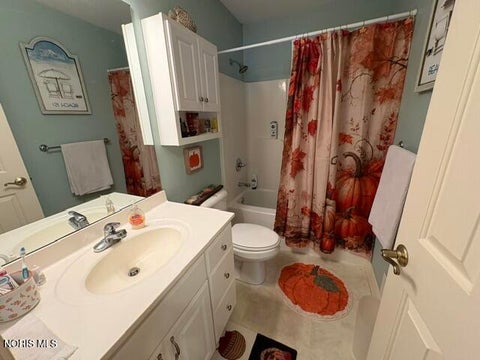 Tiny photo for 2103 Woodmere Court, Toledo, OH 43615 (MLS # 10013514)