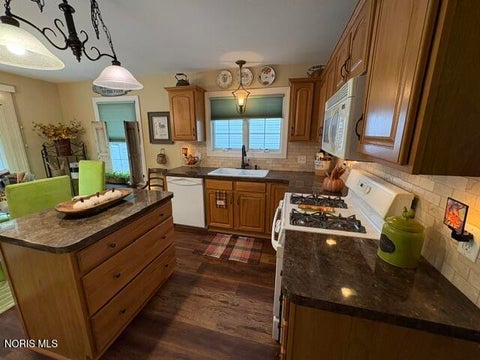 Tiny photo for 2103 Woodmere Court, Toledo, OH 43615 (MLS # 10013514)