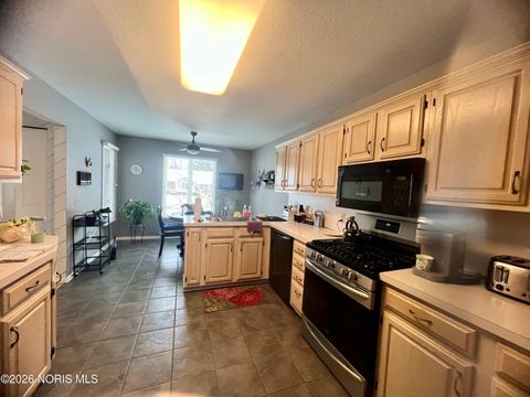 Tiny photo for 2347 Mckivett Drive, Toledo, OH 43615 (MLS # 10002904)