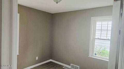 Tiny photo for 630 Barclay Drive, Toledo, OH 43609 (MLS # 10012143)