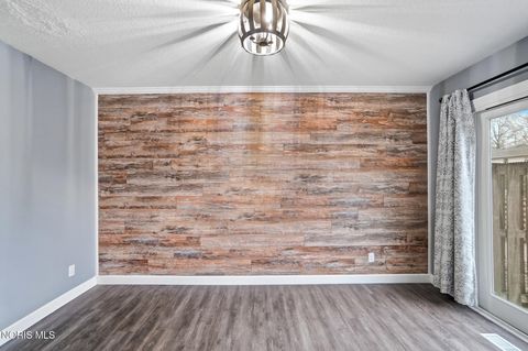 Tiny photo for 6655 Garden Road, Maumee, OH 43537 (MLS # 10004383)