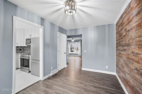 Tiny photo for 6655 Garden Road, Maumee, OH 43537 (MLS # 10004383)