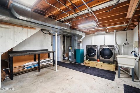 Tiny photo for 6655 Garden Road, Maumee, OH 43537 (MLS # 10004383)