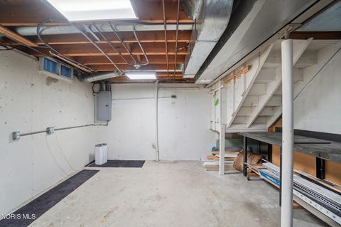 Tiny photo for 6655 Garden Road, Maumee, OH 43537 (MLS # 10004383)