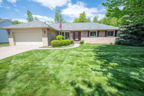 Photo of 3465 Fieldbrooke Lane, Oregon, OH 43616 (MLS # 10007646)