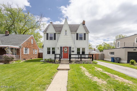 Homes For Sale - 1805 Heatherdowns Boulevard<br/> Toledo, OH 43614