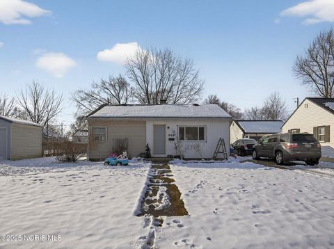 Photo of 949 Southway Street, Van Wert, OH 45891 (MLS # 10002378)