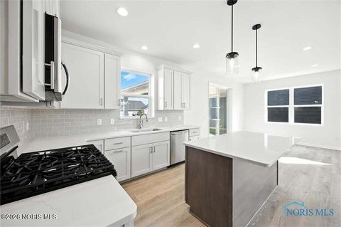 Tiny photo for 153 Bentley Drive, Perrysburg, OH 43551 (MLS # 10003753)