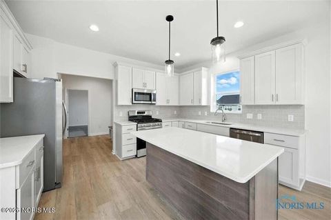 Tiny photo for 153 Bentley Drive, Perrysburg, OH 43551 (MLS # 10003753)