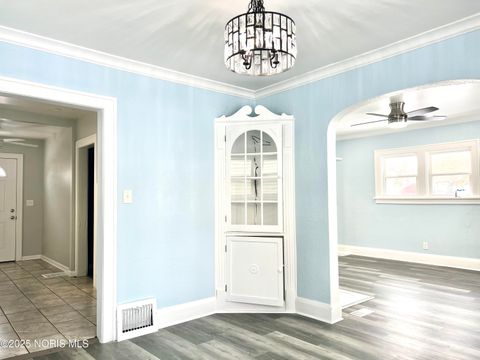 Tiny photo for 1953 Talbot Street, Toledo, OH 43613 (MLS # 10002457)