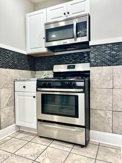 Tiny photo for 1953 Talbot Street, Toledo, OH 43613 (MLS # 10002457)