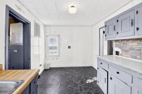 Tiny photo for 121 W Stone Street, Gibsonburg, OH 43431 (MLS # 10014758)