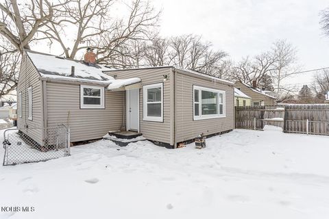 Tiny photo for 2846 Elsie Avenue, Toledo, OH 43613 (MLS # 10004244)