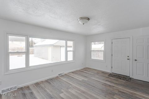 Tiny photo for 2846 Elsie Avenue, Toledo, OH 43613 (MLS # 10004244)