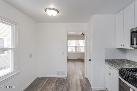 Tiny photo for 2846 Elsie Avenue, Toledo, OH 43613 (MLS # 10004244)