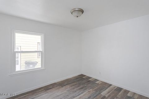 Tiny photo for 2846 Elsie Avenue, Toledo, OH 43613 (MLS # 10004244)