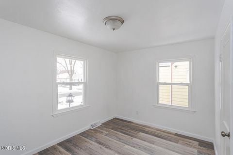 Tiny photo for 2846 Elsie Avenue, Toledo, OH 43613 (MLS # 10004244)