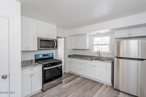 Tiny photo for 2846 Elsie Avenue, Toledo, OH 43613 (MLS # 10004244)