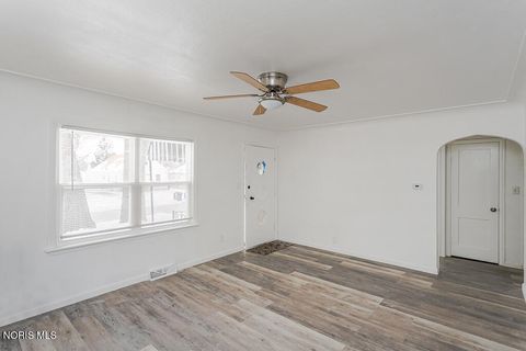 Tiny photo for 2846 Elsie Avenue, Toledo, OH 43613 (MLS # 10004244)